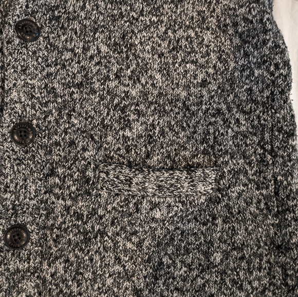 Abercrombie and Fitch sweater - Picture 6 of 6